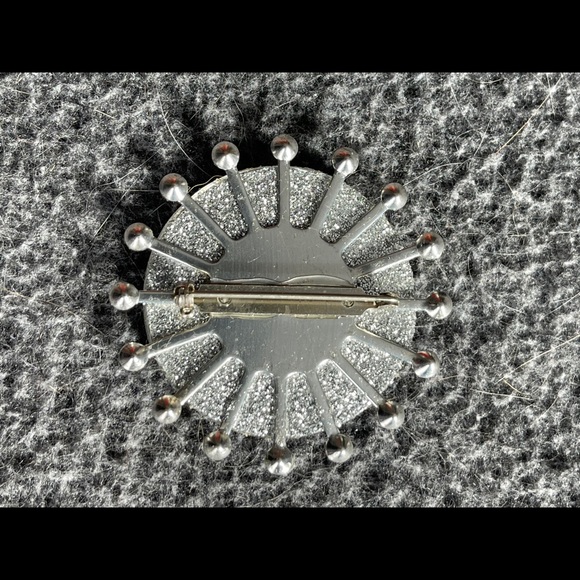 Luke Skywalker Diamond Rhinestone Framed Brooch - Picture 4 of 5